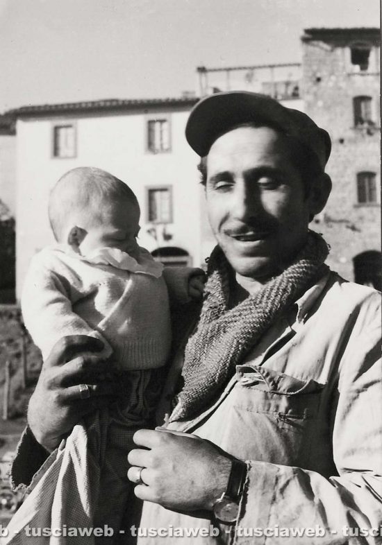 Viterbo - Come eravamo 1953 - Cesare Scorsi in braccio al padre