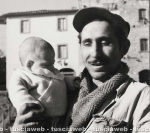 Viterbo - Come eravamo 1953 - Cesare Scorsi in braccio al padre