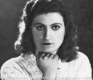 Viterbo - Come eravamo - Giselda Segatori in posa nel 1942