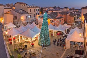 Montalto di Castro - Piazza Matteotti durante le festività natalizie