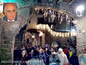 Viterbo - Caffeina Christmas Village - Nel riquadro l'assessore Alvaro Ricci
