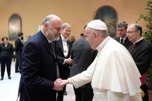 Il consigliere regionale Pd Riccardo Valentini con papa Francesco