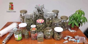 Roma - La marijuana nei barattoli della marmellata