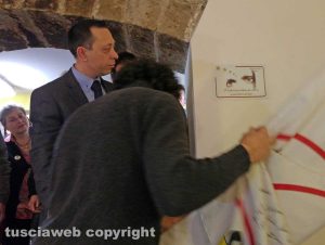 Viterbo - Inaugurazione sede M5s - La targa dedicata a Lidia Candy