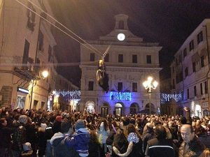 Civita Castellana - La Befana scende al palazzo comunale