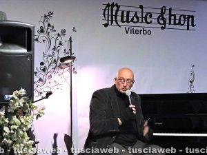 Viterbo - L'ex tastierista dei Matia Bazar Mauro Sabbione al Music shop