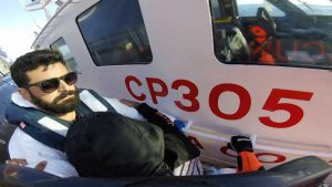 Il personale della motovedetta della Guardia Costiera CP 305 in azione