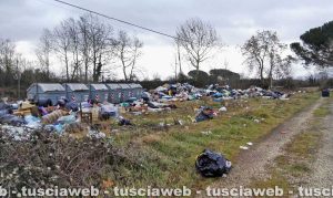 Viterbo - La discarica di rifiuti all'Acquarossa