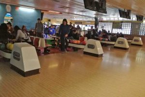 Viterbo - Gli studenti a scuola di bowling