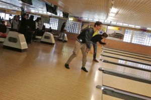 Viterbo - Gli studenti a scuola di bowling