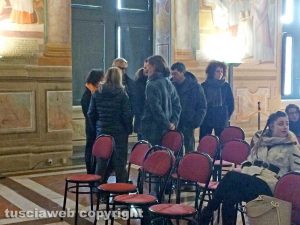 Studenti e docenti dell'Unitus lasciano palazzo dei Priori