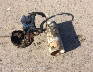 Capodimonte - Pneumatici e rifiuti nel lago