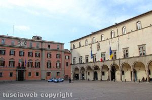 Viterbo - Piazza del Plebiscito - Prefettura e comune