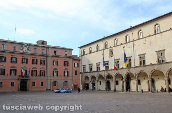 Viterbo - Piazza del Plebiscito - Prefettura e comune