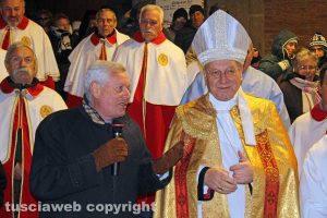 Bagnaia - Il Focarone di S. Antonio - Il sindaco Michelini e il vescovo Fumagalli