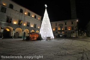 Viterbo sotto la neve - Piazza del Comune