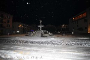 Viterbo sotto la neve - Piazza della Rocca