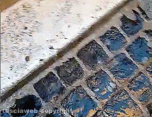 Viterbo - Via della Sapienza - Scoppia tubo e si allaga palazzo