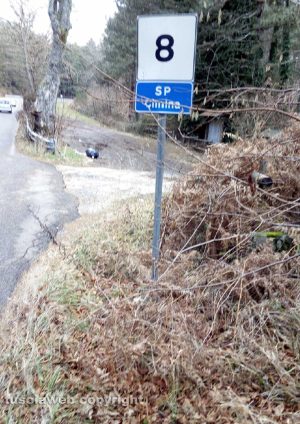 Viterbo - Immondizia al chilometro 8 della Cimina