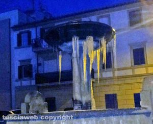 Castel Sant'Elia - Piazza M. D'Azeglio - La fontana ghiacciata