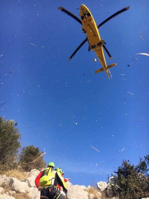 Sora - Va a fare un'escursione in montagna e si ferisce