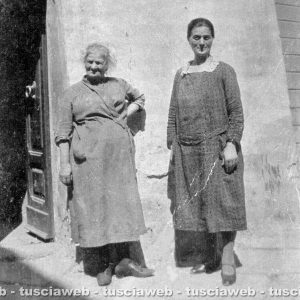 Viterbo - Come eravamo anni Trenta - Donne in Via Pio Fedi