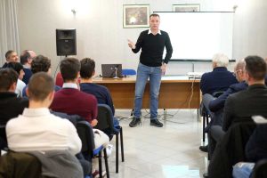 Tozzi parla agli arbitri di Viterbo