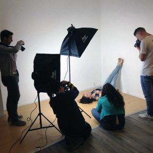 Una lezione di fotografia in studio 