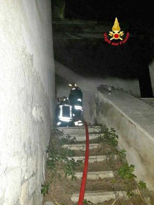 Tarquinia - L'intervento dei vigili del fuoco di Civitavecchia in via Pertini 