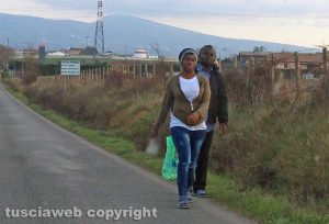 Viterbo - Profughi arrivano al campo dell'ex fiera