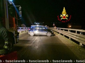 Tarquinia - Scontro tra auto, donna incastrata tra le lamiere