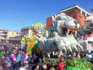 Civita Castellana - Sfilano i carri di Carnevale