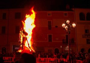 Carnevale civitonico - Il rogo del puccio 2016