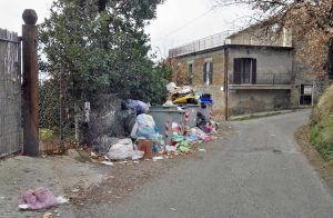 Viterbo - Immondizia a Pian di Legname