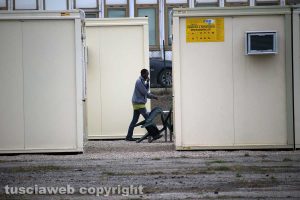 Viterbo - Profughi al campo dell'ex fiera