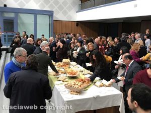 Il rinfresco offerto da Maurizio Federici ai colleghi in tribunale