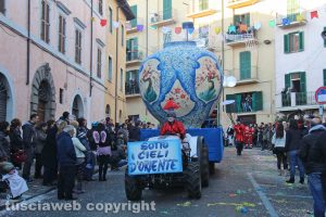Ronciglione - Sfilano i carri di Carnevale
