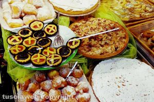 Viterbo - I dolci di Carnevala al Todis