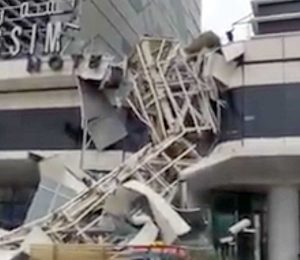 Dubai - Il crollo della struttura all'albergo