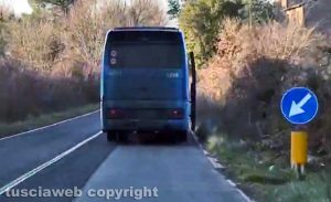 Ronciglione - Un pullman Cotral con il portellone aperto
