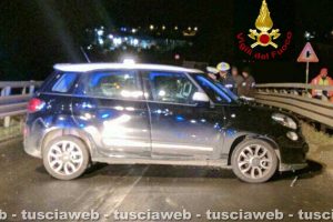 Tarquinia - Scontro tra auto, donna incastrata tra le lamiere