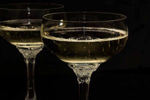 Vini frizzanti, prosecchi, spumanti e blasonati champagne