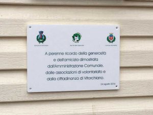 La targa di ringraziamento ai vitorchianesi
