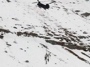 Il recupero dell'elicottero precipitato a Campo Felice