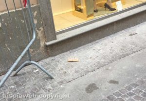 Viterbo - Cornicione crollato a Corso Italia