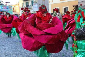 Civita Castellana - Sfilano i carri di Carnevale
