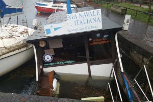 Capodimonte - Naufraga la sede della Lega navale italiana