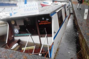 Capodimonte - Naufraga la sede della Lega navale italiana
