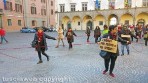 Viterbo - Piazza del Comune - La manifestazione di Non una di meno