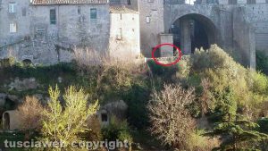 Viterbo - La scritta "Zozza" su un muro